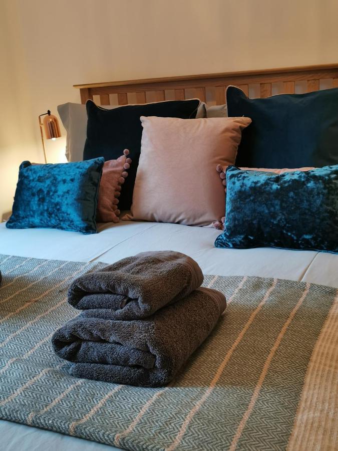 Eldon Row - Stylish Character Apartments - Central Location 1 & 2 Bed Available Dolgellau Εξωτερικό φωτογραφία